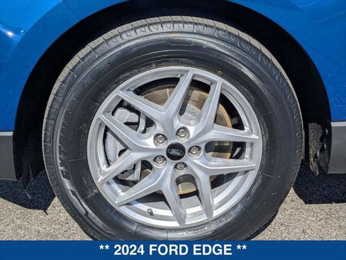 Used 2024 Ford Edge SEL w/ Convenience Package image 9