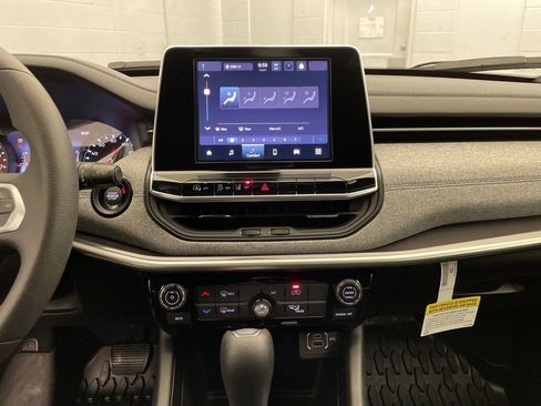 New 2025 Jeep Compass Sport image 12