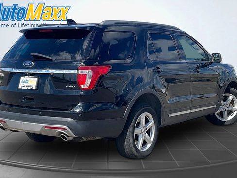 Used 2016 Ford Explorer XLT w/ Equipment Group 202A AWD/4WD image 9