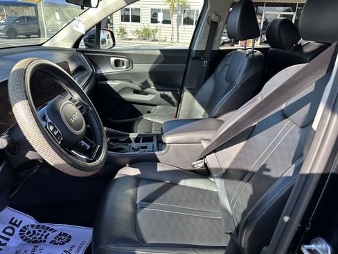 Used 2025 Kia Sorento S w/ Panoramic Sunroof Package image 11
