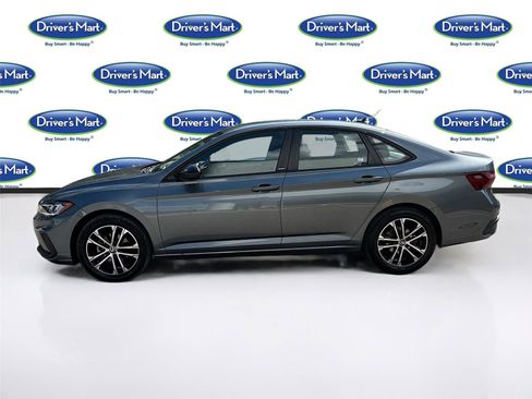 Used 2025 Volkswagen Jetta Sport FWD image 4