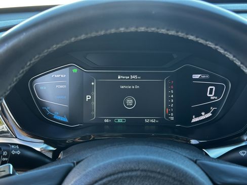 Certified 2022 Kia Niro Touring Special Edition image 28