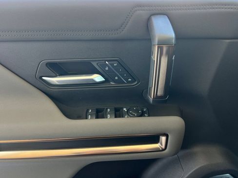 Used 2025 GMC Hummer EV 2X AWD/4WD image 12