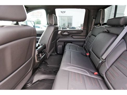 Used 2025 GMC Sierra 2500 AT4X AWD/4WD image 9