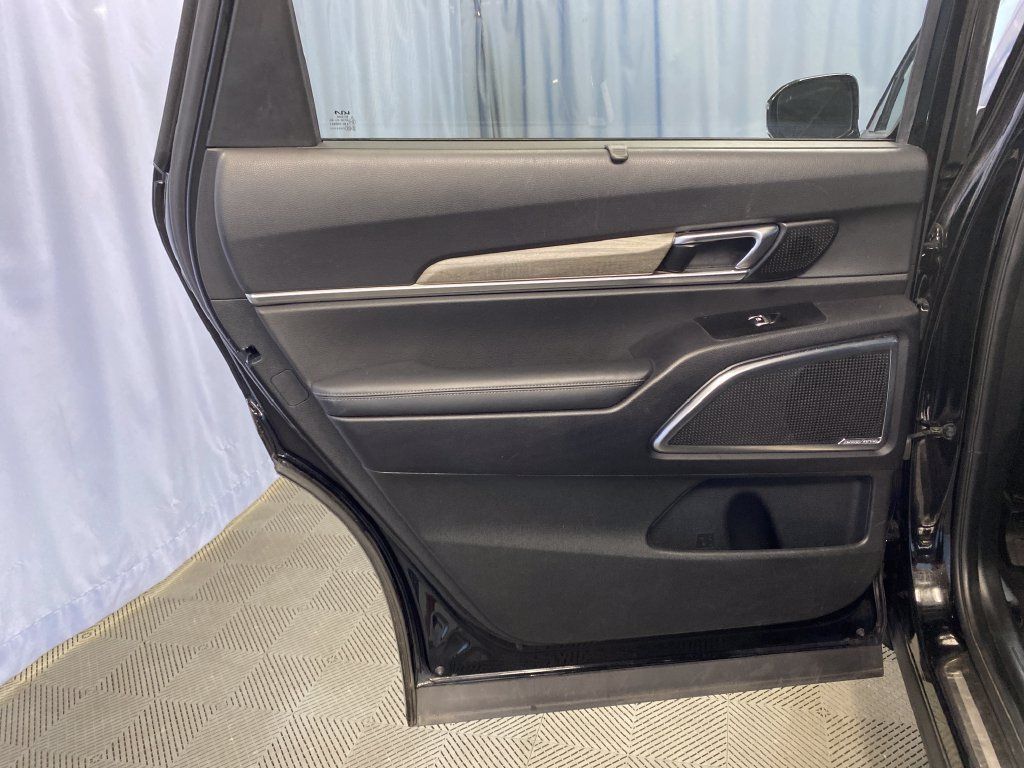 Used 2022 Kia Telluride SX w/ Nightfall Edition Package AWD/4WD image 21