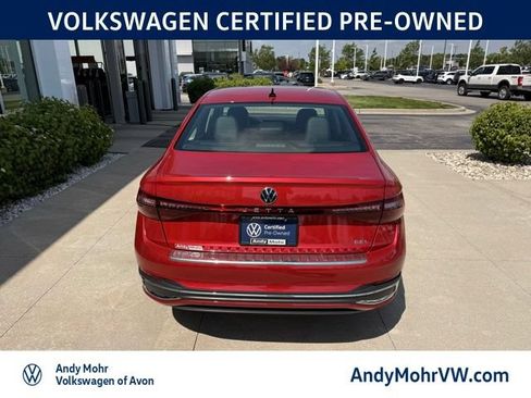 Used 2025 Volkswagen Jetta SEL FWD image 8