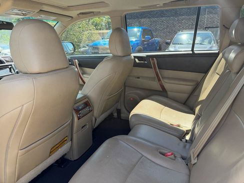 Used 2013 Toyota Highlander Limited FWD image 14