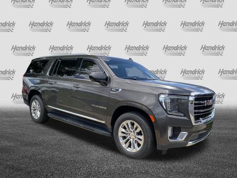 Used 2021 GMC Yukon XL SLT AWD/4WD image 2