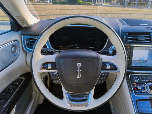 Used 2020 Lincoln Continental Black Label image 7