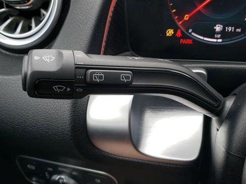 Used 2023 Mercedes-Benz GLB 250 4MATIC image 31