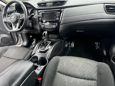 Used 2019 Nissan Rogue SV image 24