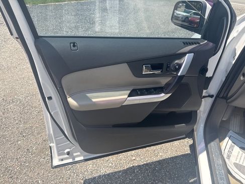 Used 2011 Ford Edge Limited FWD image 31