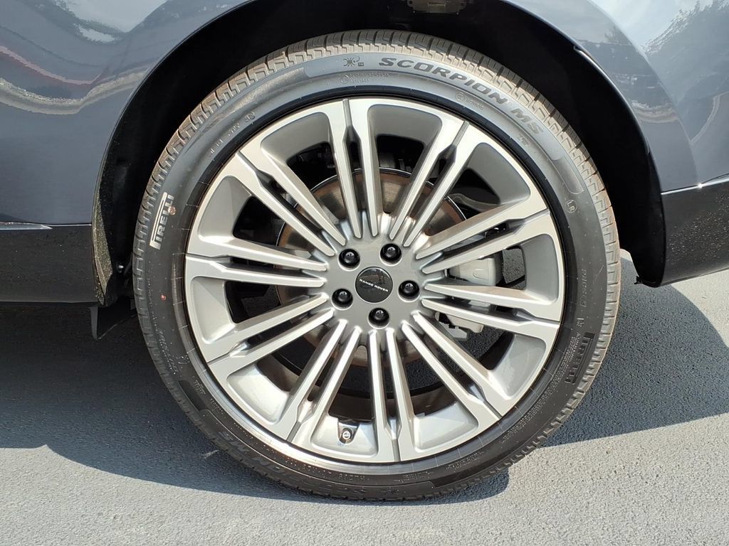 New 2026 Land Rover Range Rover Long Wheelbase SE AWD/4WD image 6