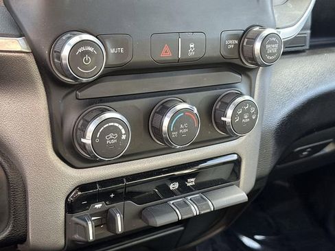 Used 2024 RAM 3500 Big Horn image 38