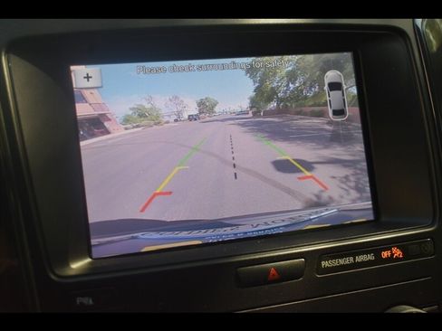 Used 2019 Ford Explorer XLT w/ Equipment Group 202A FWD image 11