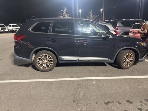 Used 2016 Mitsubishi Outlander SEL image 3