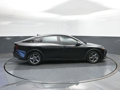 Used 2025 Kia K4 LXS image 15