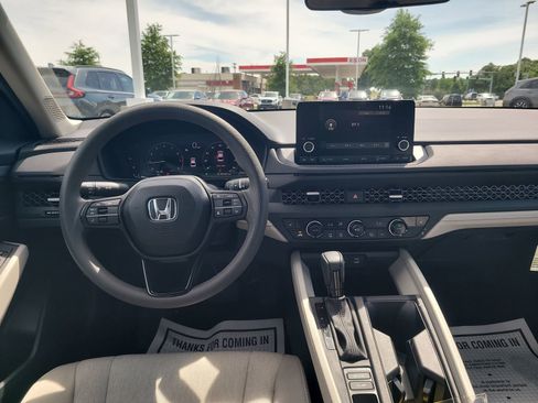 Certified 2025 Honda Accord SE image 24