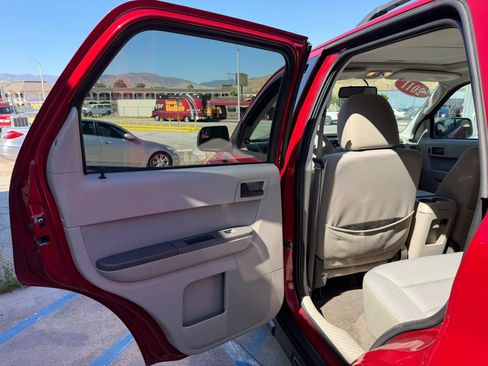 Used 2011 Ford Escape XLT w/ 201A Rapid Spec Order Code AWD/4WD image 17