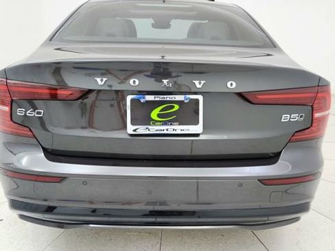 Used 2024 Volvo S60 B5 Plus w/ Climate Package image 12