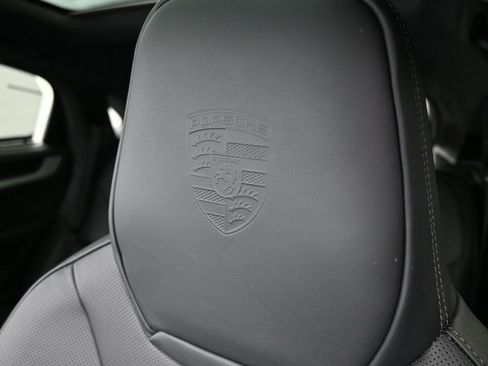 Used 2025 Porsche Cayenne E-Hybrid Coupe image 8