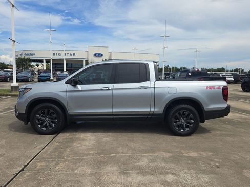 Used 2025 Honda Ridgeline Sport image 9