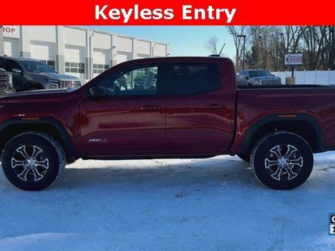 Used 2025 GMC Canyon AT4 image 6