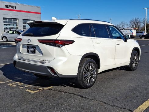 Used 2020 Toyota Highlander Platinum image 6
