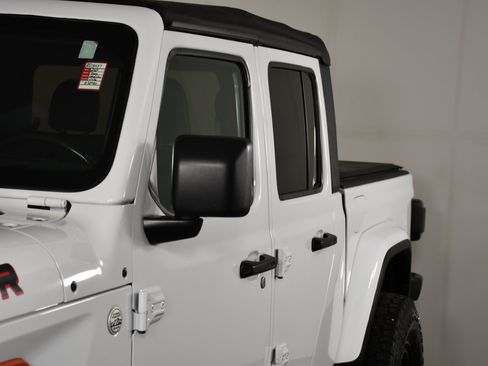 Used 2021 Jeep Gladiator Overland AWD/4WD image 13