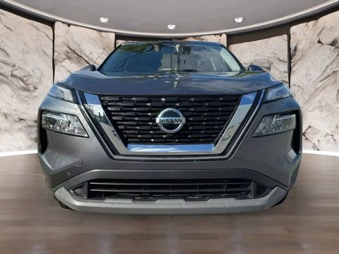 Used 2021 Nissan Rogue SV w/ Premium Package image 2