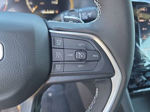 New 2025 Jeep Grand Cherokee Laredo X w/ Luxury Tech Group I image 25