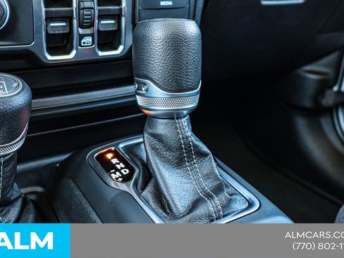 Used 2024 Jeep Wrangler Sahara image 39