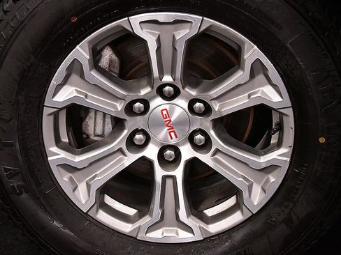 Used 2024 GMC Sierra 1500 SLT image 9