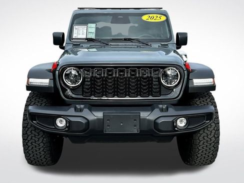 Used 2025 Jeep Wrangler Willys image 2