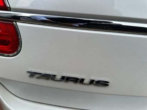 Used 2010 Ford Taurus SHO AWD/4WD image 42