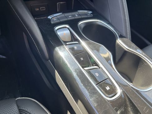 Used 2023 Buick Envision Essence image 29