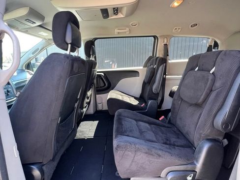 Used 2014 Dodge Grand Caravan SXT FWD image 10