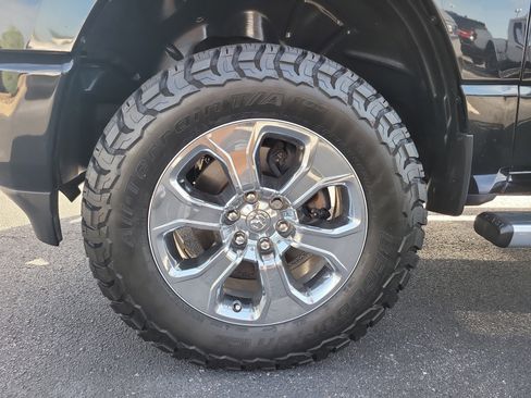 Used 2019 RAM 1500 Big Horn AWD/4WD image 10