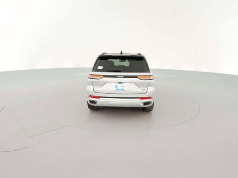 New 2025 Jeep Grand Cherokee Summit image 10