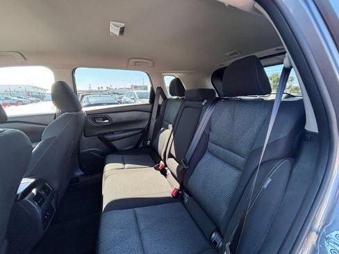 Used 2025 Nissan Rogue SV FWD image 28