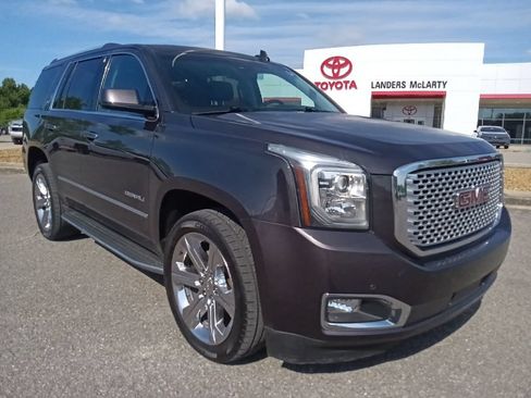 Used 2017 GMC Yukon Denali w/ Open Road Package AWD/4WD image 1
