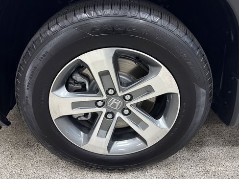 Used 2025 Honda Pilot EX-L image 2