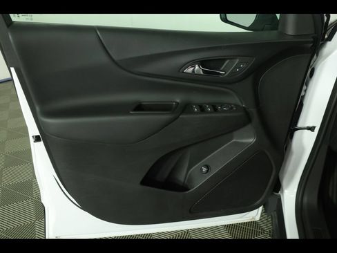 Used 2024 Chevrolet Equinox LT AWD/4WD image 44