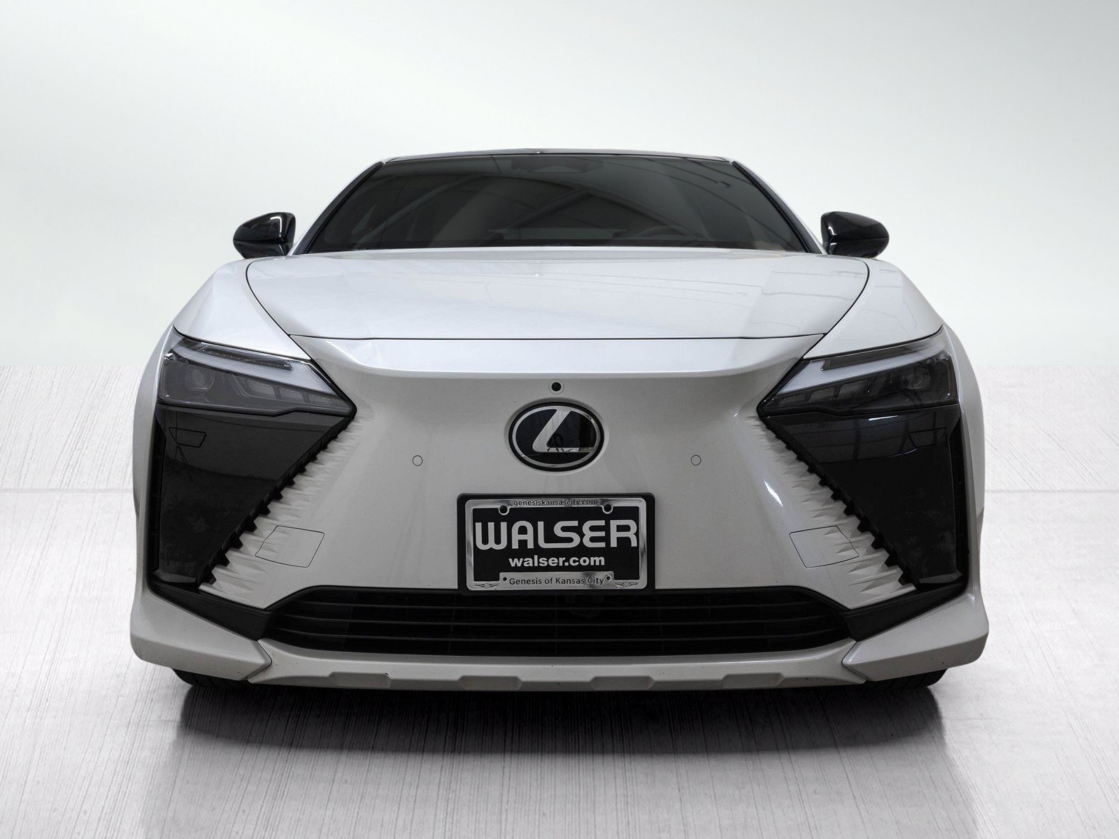 Used 2024 Lexus RZ 450e Premium w/ Technology Package AWD/4WD image 2