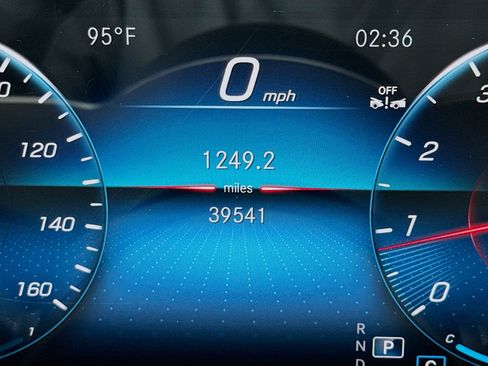Used 2023 Mercedes-Benz GLB 250 image 8