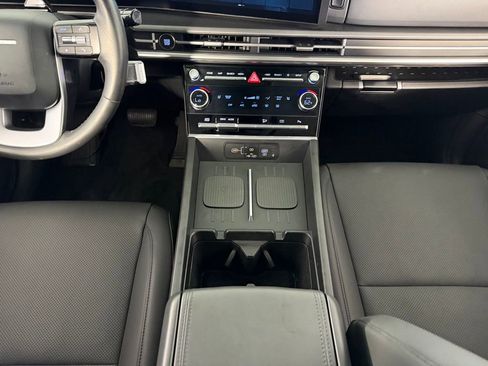 Used 2025 Hyundai Santa Fe SEL FWD image 18