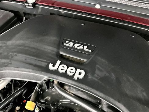 Used 2021 Jeep Gladiator Overland AWD/4WD image 40