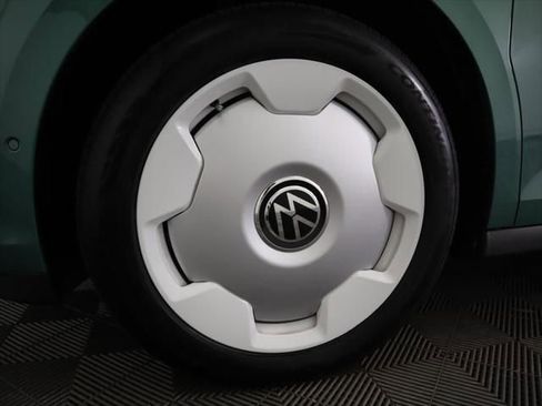 New 2025 Volkswagen ID. Buzz 1st Edition image 32