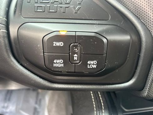 Used 2025 RAM 2500 Limited AWD/4WD image 28