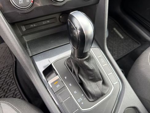 Used 2021 Volkswagen Tiguan S image 21